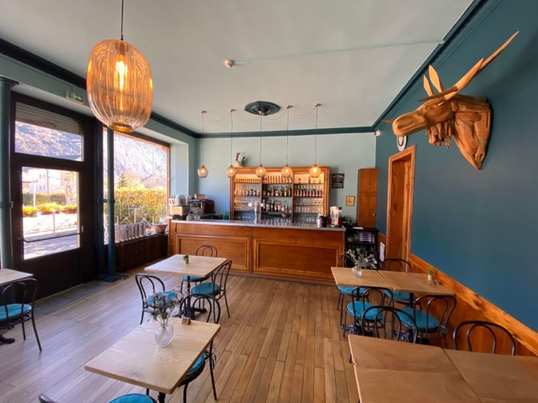 2 bar avec le caribou