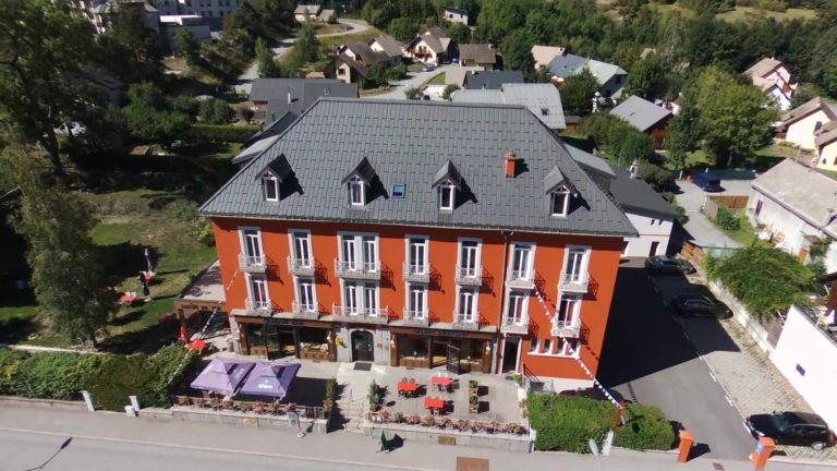 2 facade vue du ciel